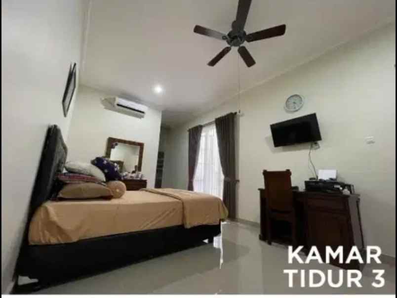 rumah semi furnished super strategis di suhat malang