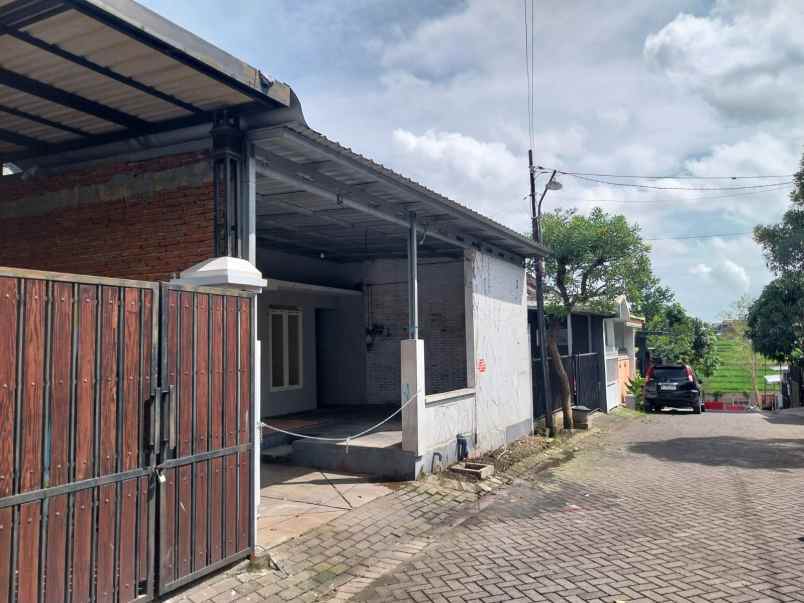 rumah siap huni 600 jutaan di tasikmadu malang