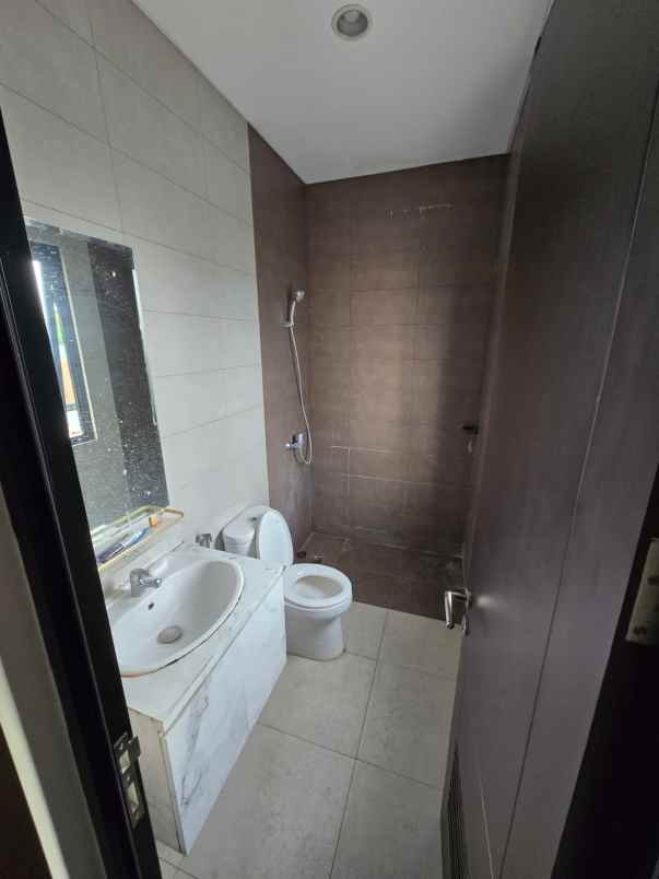 rumah siap huni di cluster mulberry summarecon bekasi