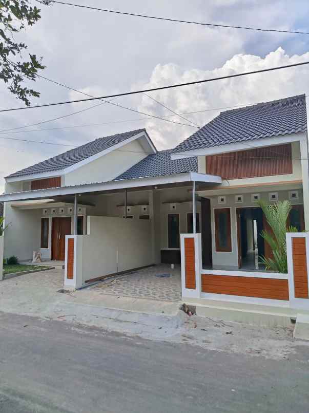 rumah siap huni di purwomartani dekat pasar sidorejo