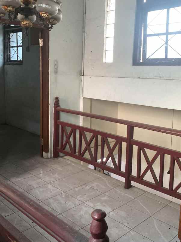 rumah siap huni dua lantai di majapahit semarang