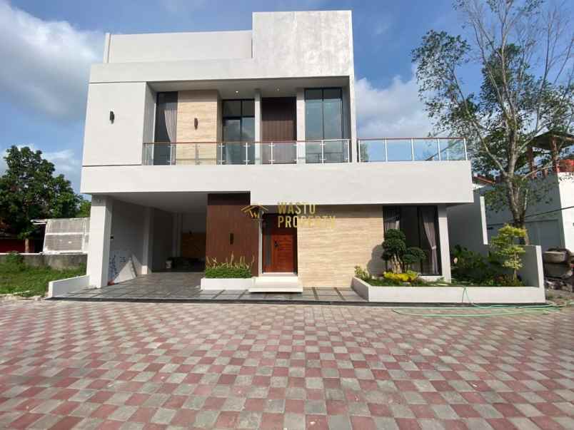 rumah siap huni kontemporer 2 lantai dekat bandara yia