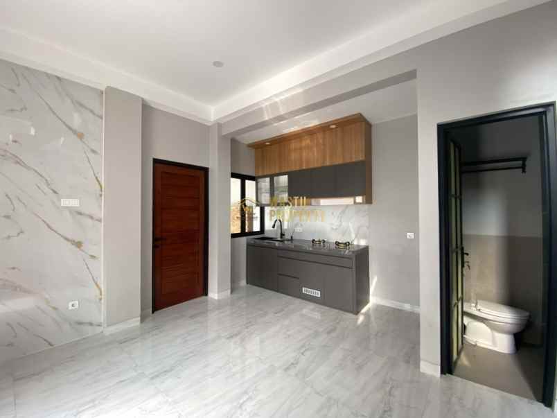 rumah siap huni kontemporer 2 lantai dekat bandara yia