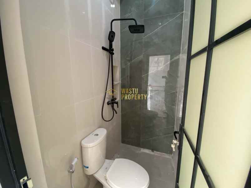 rumah siap huni kontemporer 2 lantai dekat bandara yia