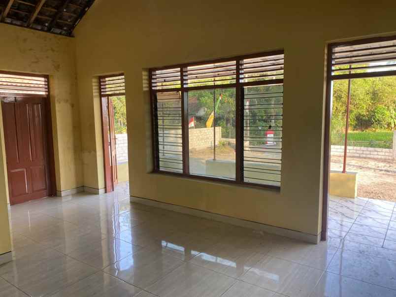 rumah siap huni selesi renovasi view sawah