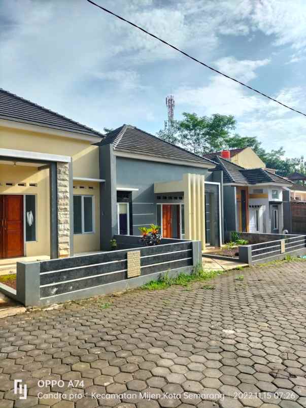 rumah siaphuni belakang pasar mijen semarang barat