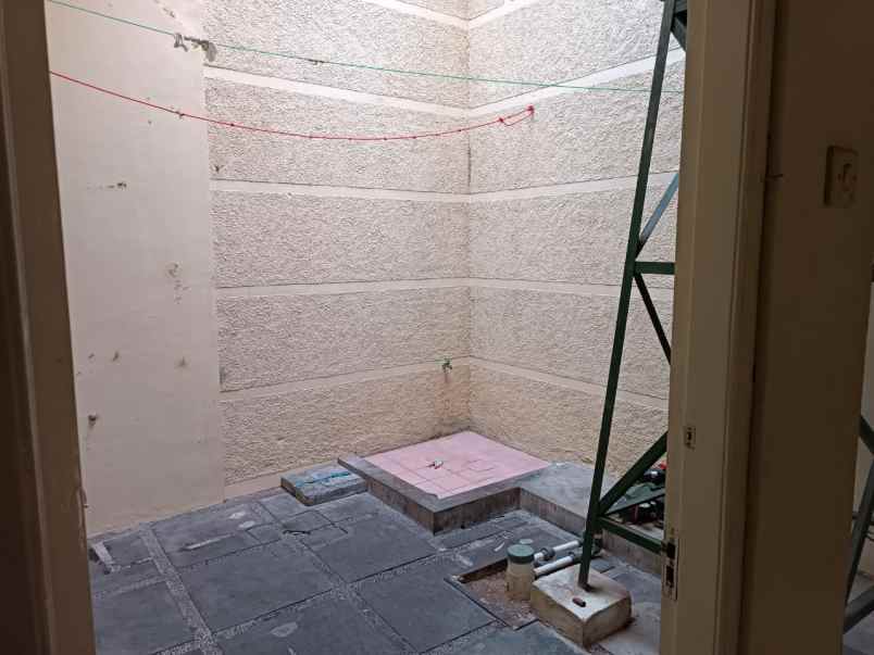 rumah strategis pusat kota cimahi di komplek cibabat