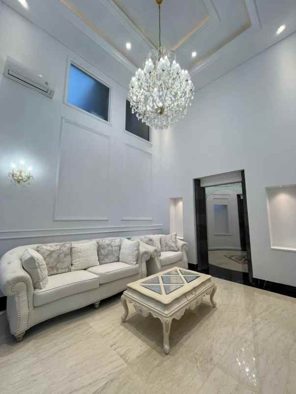 rumah super mewah di menteng jakarta pusat
