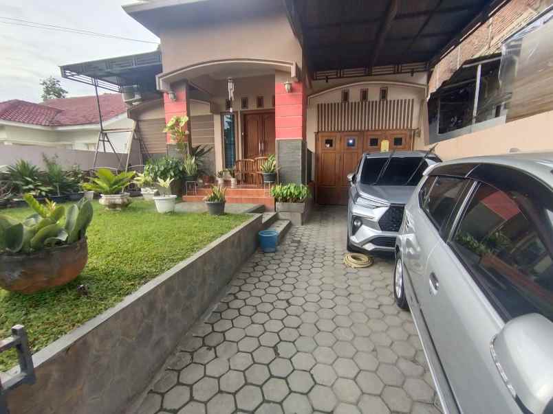 rumah tinggal asri kayu full merbau