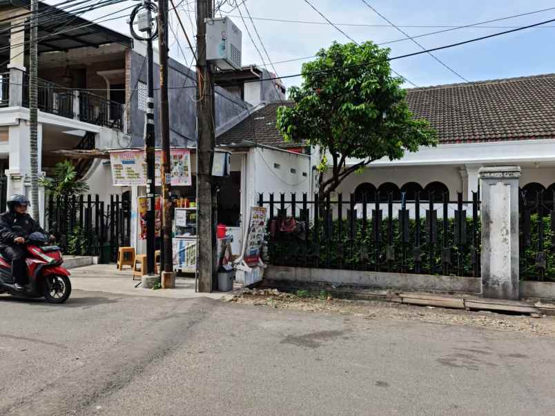 rumah tinggal lebar 20 meter di pondok pinang