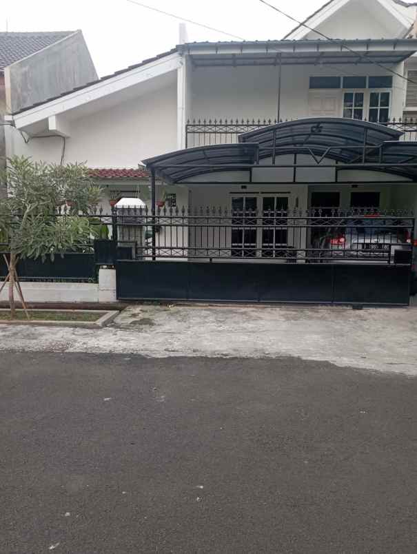 rumah villa bintaro tangerang selatan