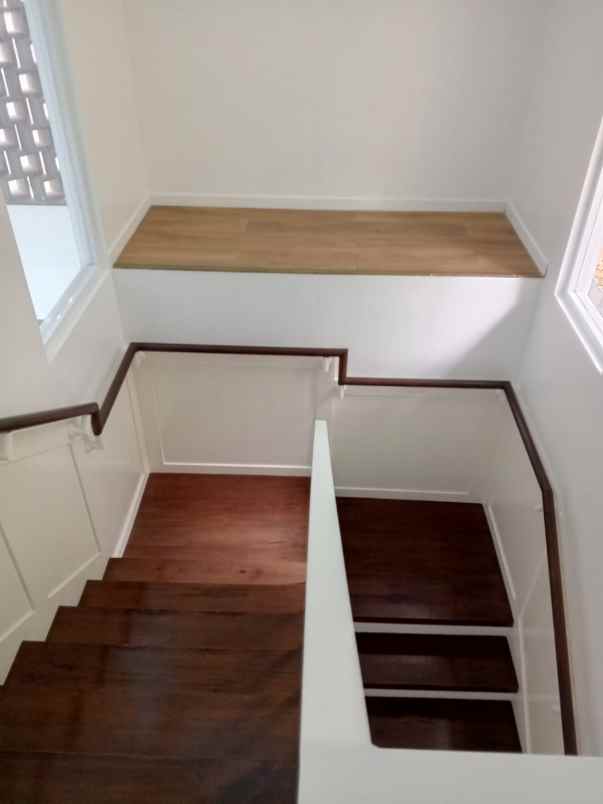 rumah villa dago bdg