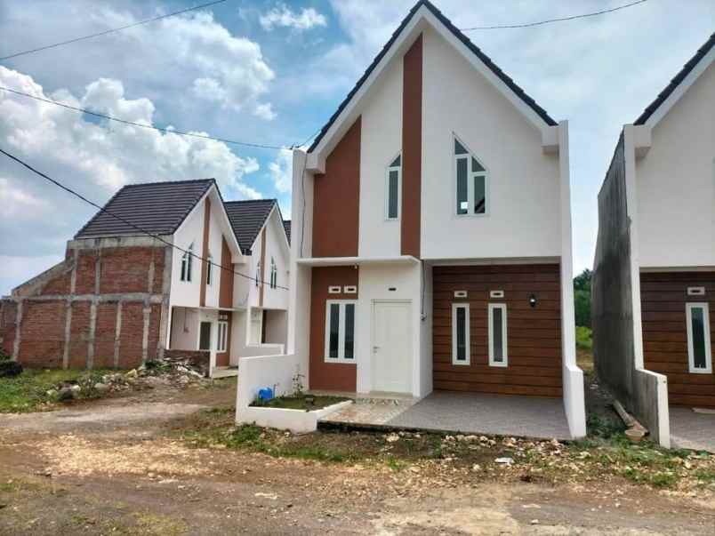 rumah villa karangploso dekat wisata kebun jeruk