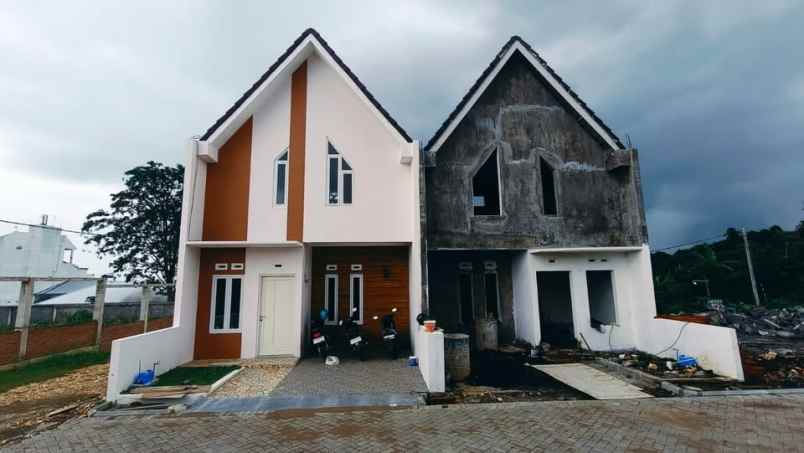 rumah villa karangploso dekat wisata kebun jeruk