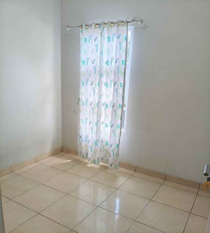 sewa rumah di summarecon emerald karawang