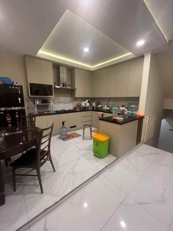 sewa rumah furnished cluster layar permai pik