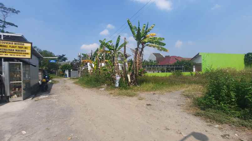 tanah jakal km 7 dekat pasar colombo luas 457 m