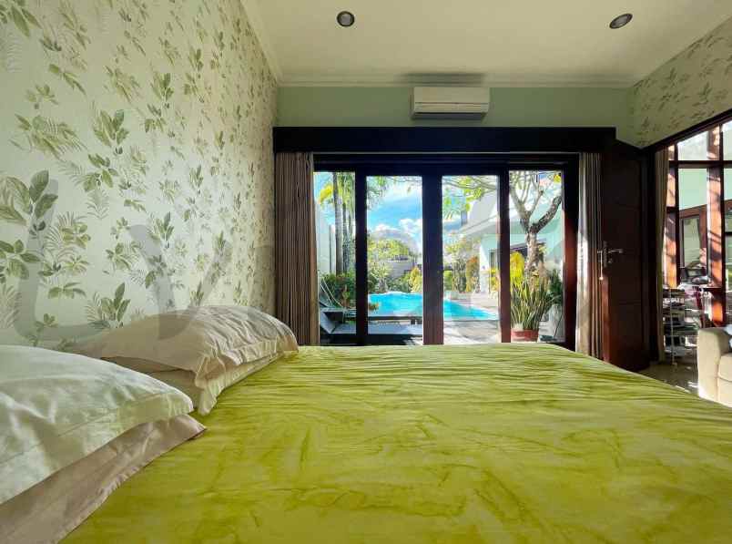 villa bidadari dewi saraswati seminyak badung