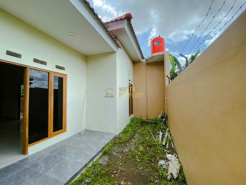 1 unit rumah murah 6 menit ke kampus amikom jogja