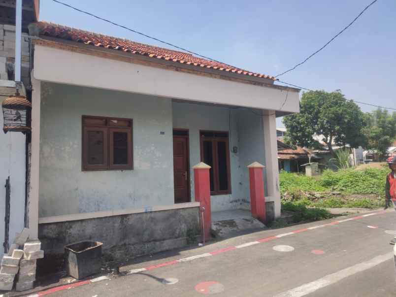 bu dijual rumah di karanganyar tugu semarang