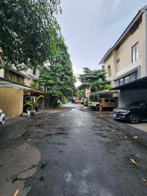 cari rumah sultan di pondok pinang stop di sini