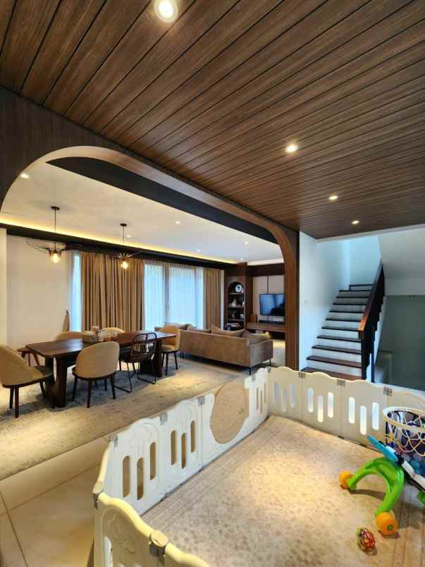 cari rumah sultan di pondok pinang stop di sini