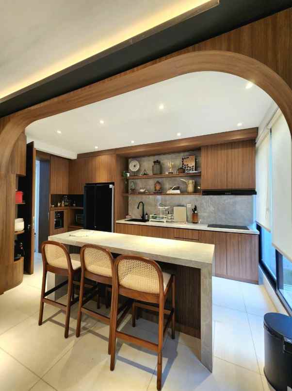 cari rumah sultan di pondok pinang stop di sini