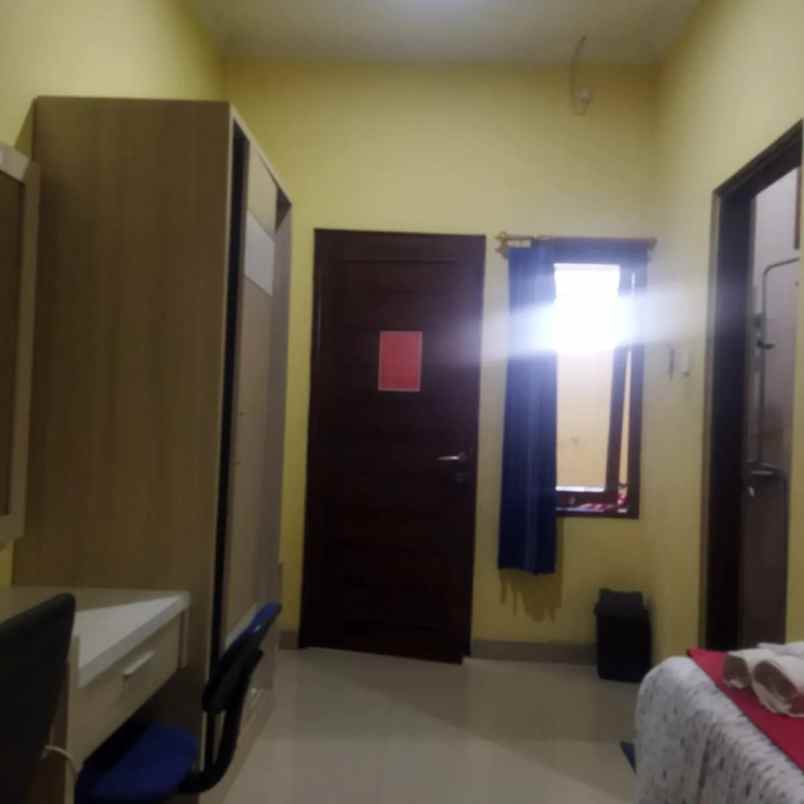 cuma 1 km ke kampus ugm kos full furnished dijual