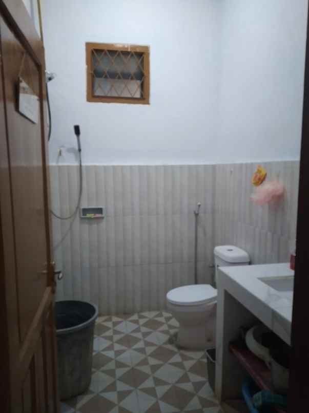 d jual kost dan rumah induk