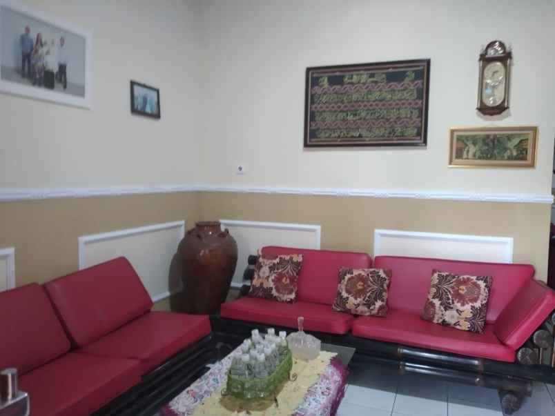 d jual kost dan rumah induk