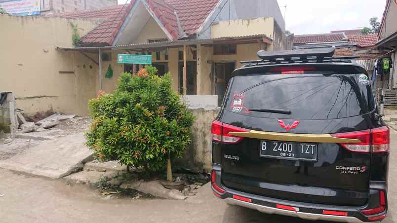 di kontrakan rumah mutiara gading timur 2