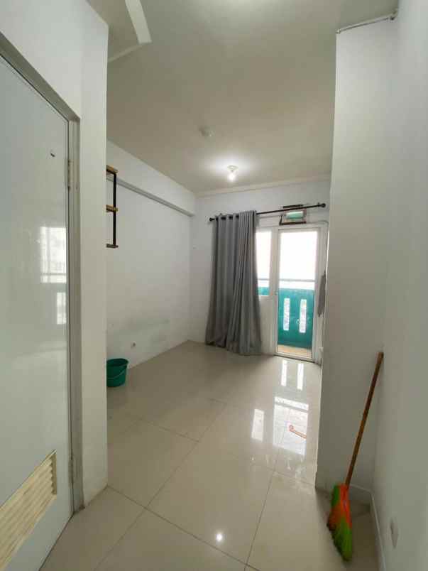 dijual apartment green pramuka city murah bersih
