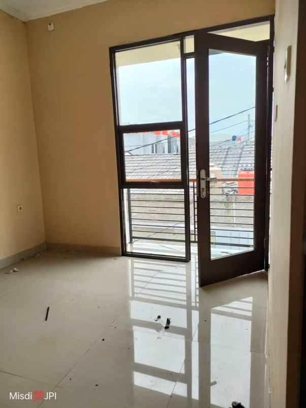 dijual cepat rumah 2 lantai cicilan ringan