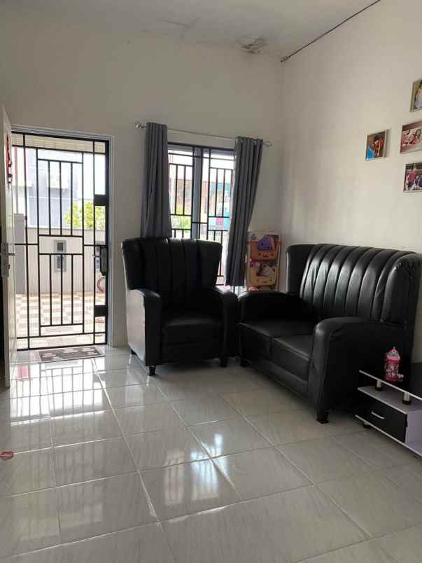 dijual cepat rumah di glory green residence batu aji