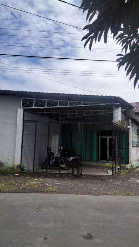 dijual cepat rumah kantor dekat spbu cebongan