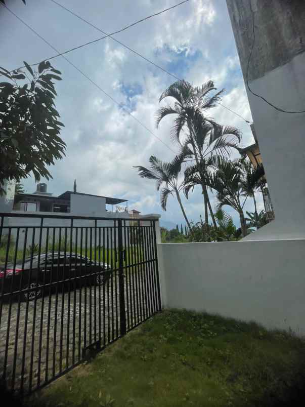 dijual home stay lokasi kawasan premium kota batu
