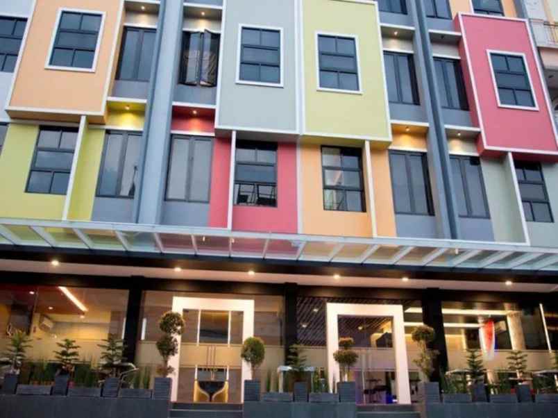 dijual hotel jl mangga besar kec taman