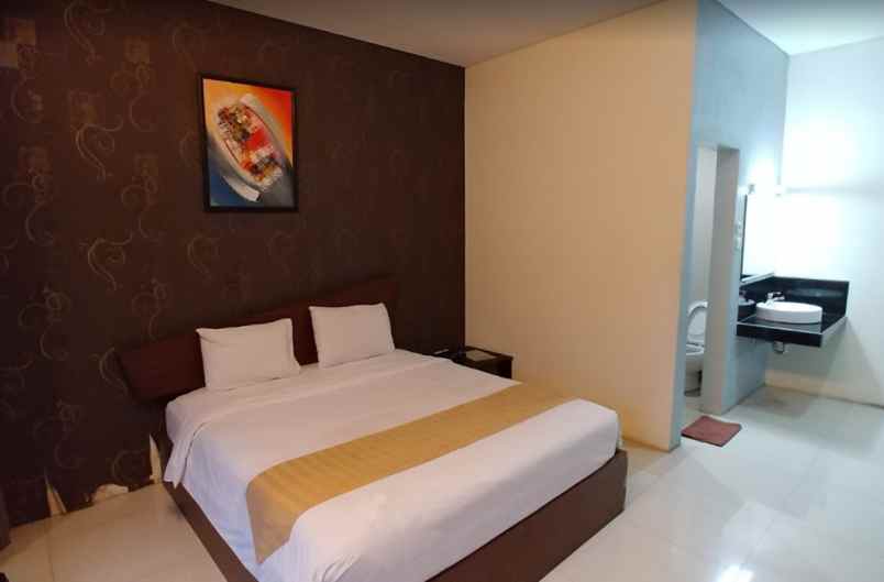 dijual hotel jl raya trowulan lawang