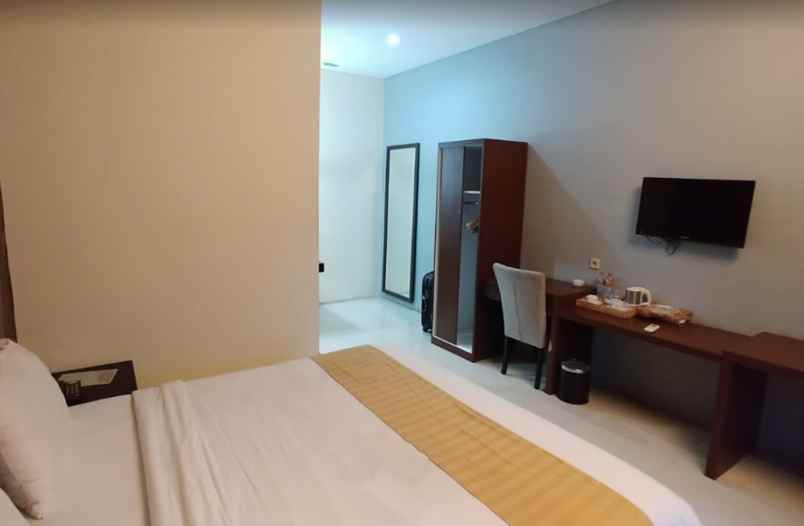 dijual hotel jl raya trowulan lawang