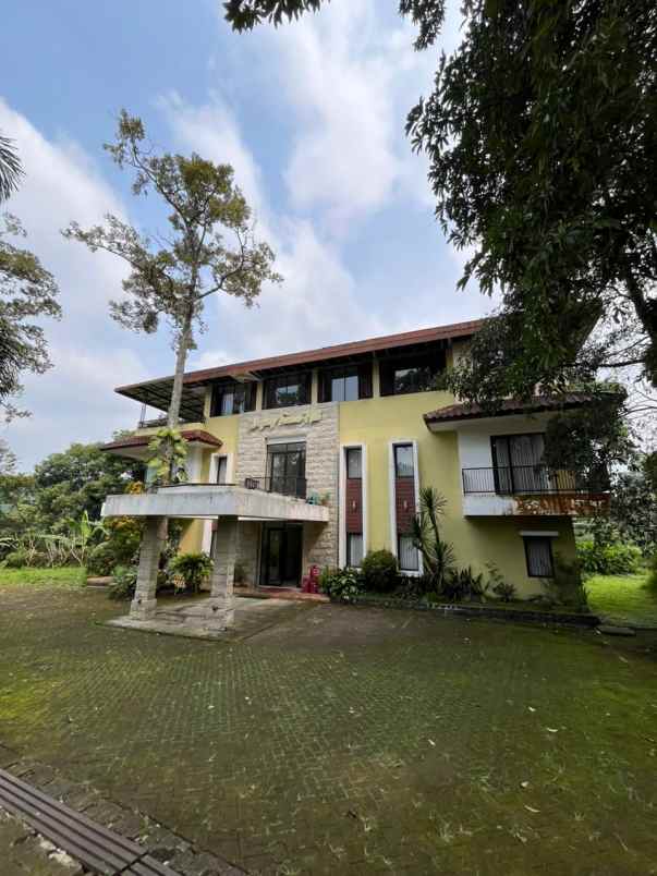 dijual hotel trawas mojokerto