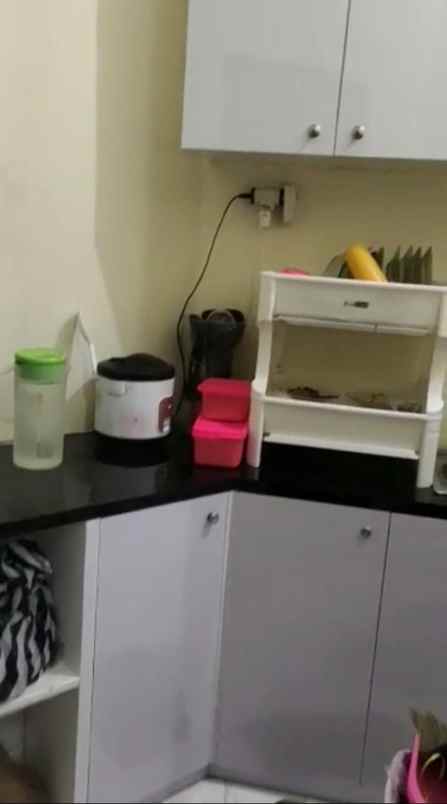 dijual kost 2 lantai dekat umy