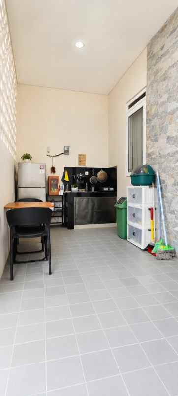 dijual kost jl caringin jatinangor