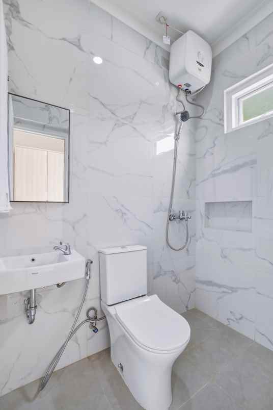 dijual kost jl petojo enclek vii rt 3