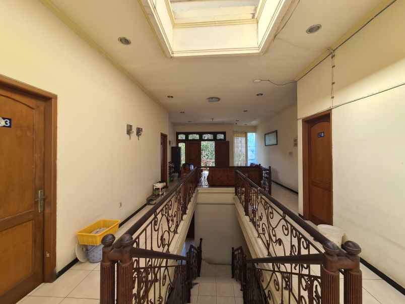 dijual kost jl siwalankerto viii