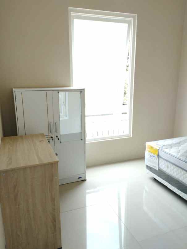 dijual kost jln tapaksiring no 40