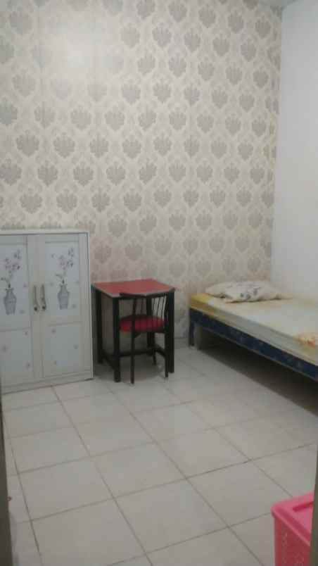 dijual kost ngagel jaya