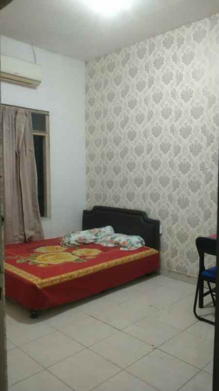 dijual kost ngagel jaya