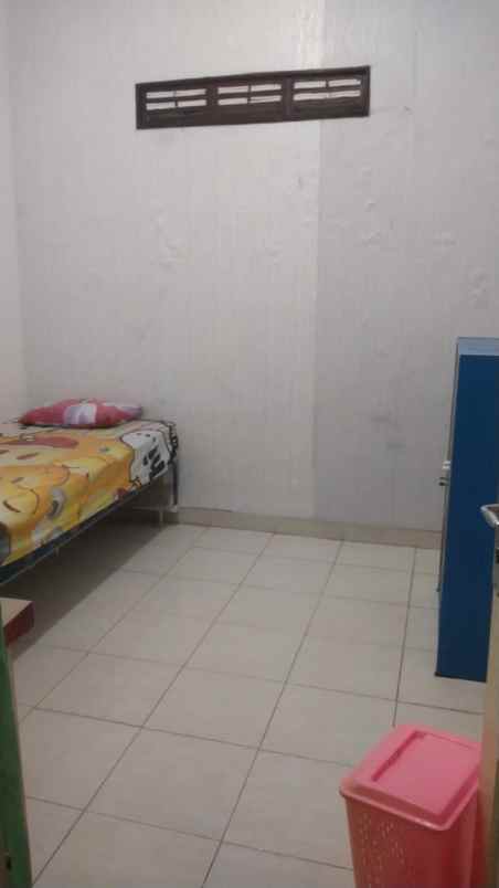 dijual kost ngagel jaya
