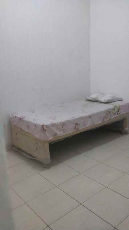 dijual kost ngagel jaya