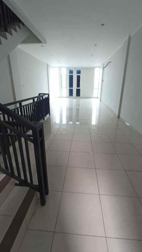 dijual ruko 3 lantai burgundy summarecon bekasi